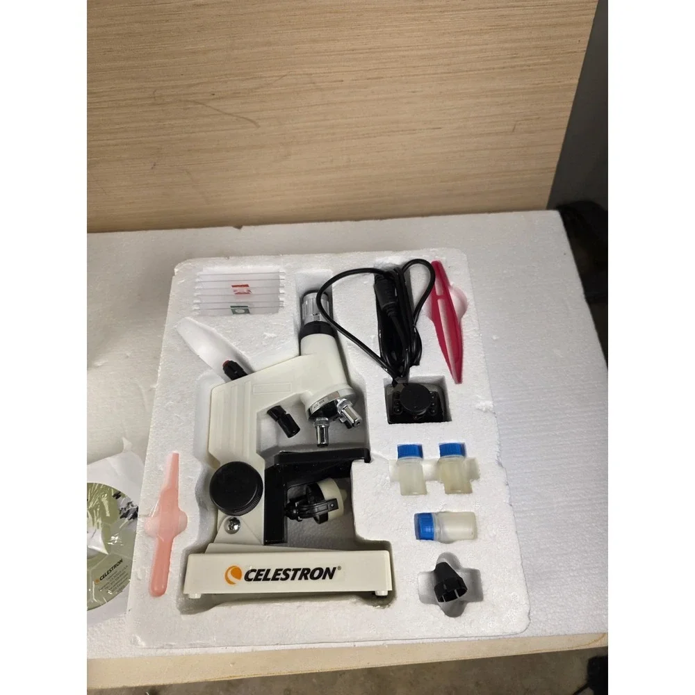Celestron Digital Microscope Kit Model 44320 600X